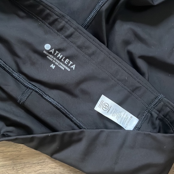 Athleta EUC crop leggings - Picture 6 of 6